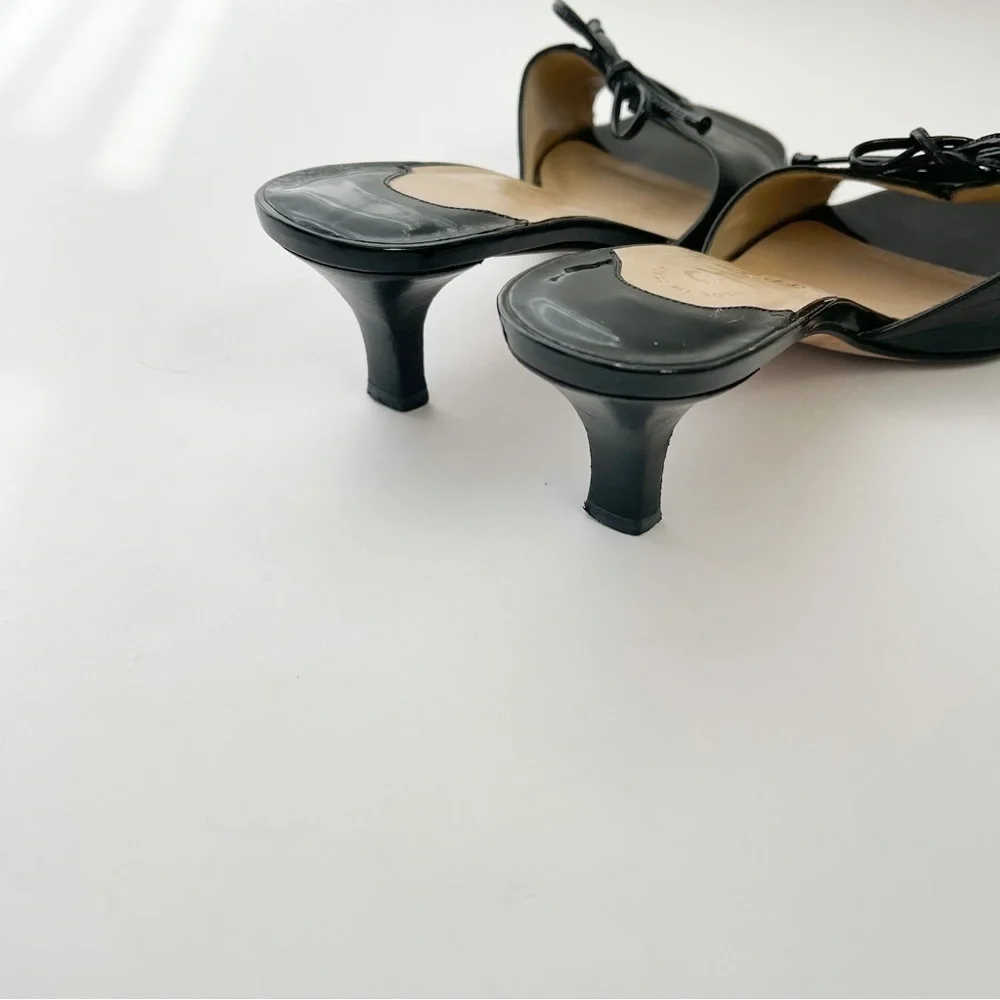 Chanel Black Leather Open Toe Sandals size 35